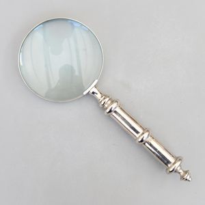 Loupe pratique en métal avec lentille transparente pour l'inspection des pièces de monnaie, des timbres et des documents - Product Image 4