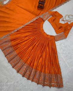 Lehenga Choli Tradicional de Diseñador, en Satén de Seda Naranja, con Falda Acampanada, Dupatta Cancan, Listo para Usar en Verano, para Fiestas y Bodas - Product Image 2