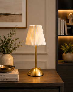 Abat-jour conique en tissu plissé minimaliste fait main moderne pour lampe de table de salon intérieure - Product Image 2