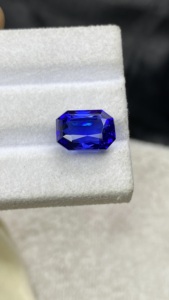 Pierre de Tanzanite Naturelle Certifiée, Couleur Bleu Royal Riche, Coupe Octogonale Radiante, avec une Couleur Exceptionnelle, Zoisite Naturelle, 8,17 Carats - Product Image 2