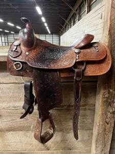 Sillín de Caballo de Cuero Genuino Resistente y Absorbente de Sudor con Diseño Grabado Personalizado, Precio Directo de Fábrica, OEM, ODM, Personalizable - Product Image 1
