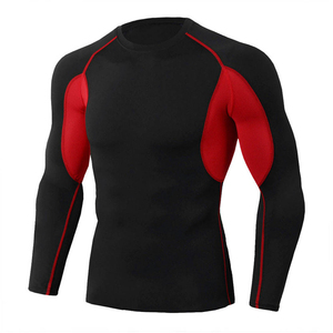 Rashguard MMA sur mesure 2026 pour femme, manches courtes, compression, tenue de combat, design personnalisé, rashguard vierge pour adultes, devant - Product Image 1