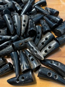 Juego de botones de cuerno de búfalo auténtico impermeables hechos a mano de 15 mm y 20 mm, estilo moderno, color negro, para abrigos, incluye puntas de cuerno - Product Image 6