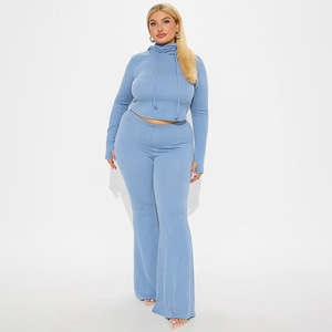 Ensemble deux pièces pour femmes, haut à col haut uni à capuche et pantalon évasé, tissu tricoté écologique - Product Image 5