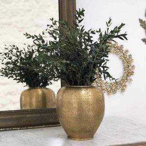 Vase en métal moderne et élégant avec glaçure transparente, fait main pour une décoration intérieure raffinée - Product Image 1