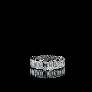 Anillo de Eternidad de Diamantes con Corte Esmeralda en Oro de 18K de Lujo para Mujer - Joyería Fina Premium para Boda y Compromiso - Product Image 1