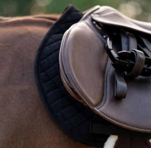 Almohadilla de Montura para Caballo Acolchada Negra |   Funda de Silla de Montar Transpirable para Equitación |   Almohadilla Amortiguadora para Montar a Caballo y Pony - Product Image 3