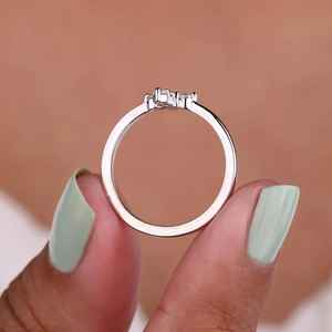 แหวนรูปทรงกากบาทประดับมอสซาไนต์ทรงกลม งานฝีมือสร้างสรรค์ สำหรับผู้หญิง เงินแท้ 925 สไตล์ศาสนา ของขวัญสำหรับคนรัก - Product Image 4