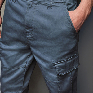 Pantalon cargo homme de qualité supérieure, coton et polyester, léger, couleur gris, style streetwear, avec poches. - Product Image 2