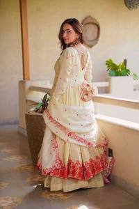 Conjunto de Salwar Kameez Anarkali con Bordado Crema, Vestido Indio Pakistaní de Manga Larga con Chal para Fiesta o Boda - Product Image 2