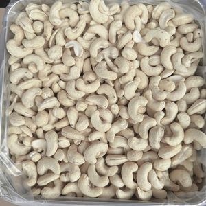 Hot Sale Roasted <b>Cashew</b> <b>Nuts</b> Vietnam Organic Whole <b>Cashew</b> W320 Santigo Ltd Reasonable Price - Product Image 1
