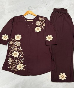 Conjunto coordinado moderno de rayón marrón con bordado para mujer, Salwar Kameez, ropa informal estilo India Pakistán 85310 DIVA-161 - Product Image 3
