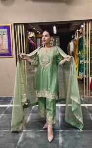 Collection pakistano-indienne prête à porter, ensemble 3 pièces en soie Chinnon à broderies lourdes, séchage rapide, pour femme, idéal pour les fêtes - Product Image 3