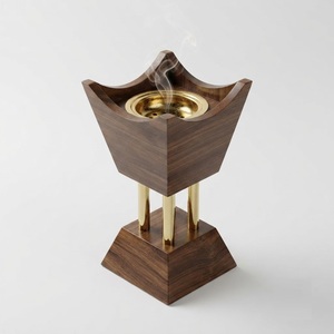 Brûleur à Bakhoor en Bois Artisanal Traditionnel Arabe Mabkhara avec Support en Rotin pour Encens Oud – Mubkhar Premium en Gros à Vendre - Product Image 4