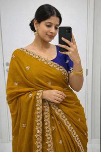 Sari de Georgette Premium para Mujer con Bordado Intenso y Borde de Diseño, Sari para Bodas - Product Image 4