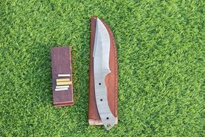 Couteau de chasse artisanal en acier Damas de qualité industrielle avec étui en cuir pour le camping en plein air - Product Image 2