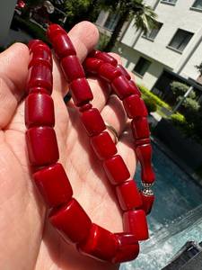 Rosario Islámico de Resina Roja Ecológico Hecho a Mano con Borla Plateada, Misbaha Musulmana - Product Image 5