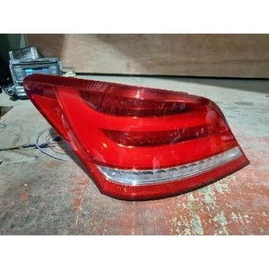 Feu arrière gauche d'occasion Equus 924013N500 - Product Image 2