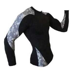 Camiseta de compresión para hombre, para gimnasio, fitness, de secado rápido, ropa deportiva para entrenamiento, correr y estilo de vida activo. - Product Image 3