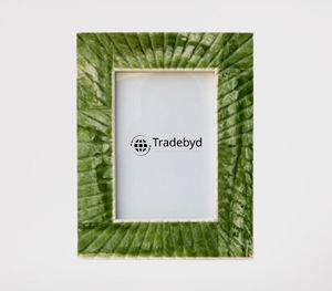 Elegante y Creativo Marco de Fotos de Lujo Hecho a Mano con Incrustaciones de Madreperla y Acabado Brillante por Tradebyd - Product Image 5