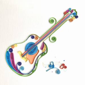 Carte artistique colorée faite à la main avec des plumes de guitare acoustique, carte artistique en quilling avec enveloppe, carte de vœux faite à la main pour les amateurs de musique - Product Image 1
