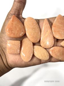 พลอยอะเมโซไนต์สีชมพูธรรมชาติทรงหลวมแบบคาโบชอง ขนาดคละไซส์ ประมาณ 20 ถึง 30 มม. - Product Image 2