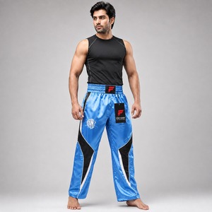 Pantalon de kick-boxing performant, fabriqué avec des matériaux respirants, assurant confort, flexibilité et durabilité. - Product Image 1