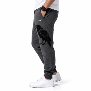 Pantalones Deportivos Gris Oscuro para Hombre, Diseño Gráfico de Cuervos, Mezcla de Algodón, Corte Ajustado, Estilo Casual Urbano, con Bolsillos y Cordón Ajustable - Product Image 3