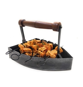 Plateau de service en métal haut de gamme personnalisable avec compartiments séparés pour servir des snacks, des chips, des fruits secs et des aliments de manière élégante - Product Image 1