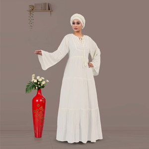 Kaftan en rayonne élégant et modeste avec encolure en dentelle, manches longues aériennes, tombé fluide et silhouette étagée – Idéal pour l'Aïd et le quotidien - Product Image 2