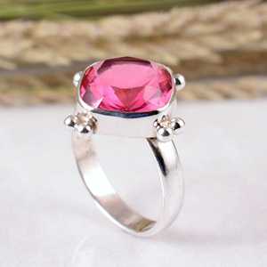 Anillo de Plata de Ley 925 Hecho a Mano con Turmalina Rosa, Gema Facetada en Forma de Cojín, Banda Decorativa con Cuentas, Diseño Artesanal Oxidado - Product Image 4