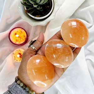 Venta al por mayor de selenita naranja natural tallada a mano de primera calidad, piedra pulida para meditación Reiki y Feng Shui - Product Image 4