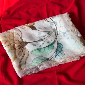 VASTRA COTTAGE Fendy Saree de Satén con Estampado Floral Digital Multicolor, Bordado Hecho a Mano y Borde Aari con Trabajo de Calado, Prenda de Diseño - Product Image 4