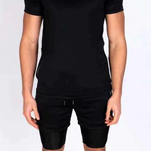 Ensemble T-shirt et short oversize en polyester/coton écologique pour homme – Deux pièces d'été vintage avec logo frontal - Product Image 1