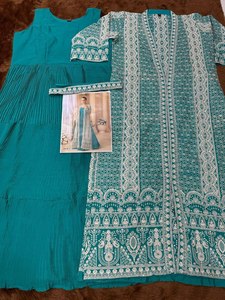 Diseñado para celebrar la belleza de la moda islámica modesta, traje salwar largo con bordado elaborado en el mejor color para novias 2026 - Product Image 2