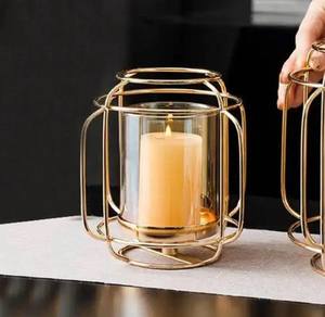 Portavelas de alambre metálico dorado con campana de cristal, jaula vintage dorada, linterna para velas tipo huracán, decoración ecológica para el hogar - Product Image 3