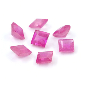 Rubis naturels de Bangkok, carrés calibrés de 4 mm, pierres précieuses de rubis naturelles facettées, prêtes à l'emploi pour la fabrication de bijoux - Product Image 1