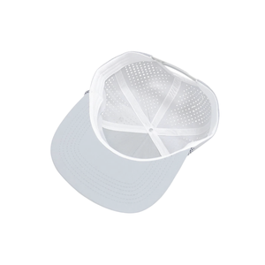 Casquette de golf unisexe à séchage rapide avec logo brodé personnalisé, trous respirants découpés au laser, fermeture réglable et visière incurvée - Product Image 5