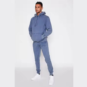 Ensemble de survêtement premium pour homme avec personnalisation OEM – Sweat à capuche et pantalon de jogging minimalistes de couleur unie en molleton épais - Product Image 3