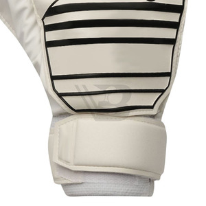 Guantes de Portero de Fútbol Unisex de Primera Calidad con Logotipo Personalizado, Cierre de Gancho y Bucle, Material PU |   Rendimiento de Primera Categoría - Product Image 4
