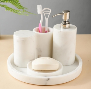 Elegante Juego de Baño Moderno de Cinco Piezas de Mármol Natural Ecológico: Bandeja Rectangular, Jabonera, Vaso, Dispensador y Soporte para Hisopos Fácil de Instalar - Product Image 3