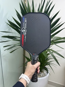 Raquette de pickleball en fibre de carbone 3K Gen 4 OEM & ODM, noyau en nid d'abeille standard 16 mm, légère et écologique pour l'entraînement - Product Image 1