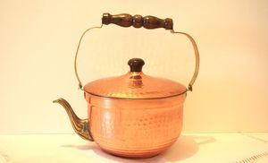 Hervidor de cobre premium para hervir agua y como pieza decorativa de cocina con artesanía artesanal de estilo vintage. - Product Image 4