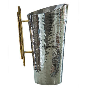 Jarra de Agua con Asa de Latón, Jarra Decorativa para Agua Fría, Jarra de Vino Hecha a Mano, Blanca, de Diseño Elegante y Moderno, de Metal - Product Image 4
