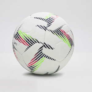 Ballons de football en cuir PU coloré et durable pour l'entraînement en salle, cousus à la machine, taille 3, modèle S-900, pour adultes, personnalisables, fabriqués au Pakistan - Product Image 1