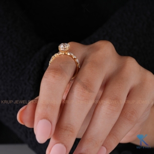 Anillo de compromiso con halo oculto de diamante cultivado en laboratorio, corte ovalado E VVS 2, oro amarillo macizo, joyería fina para mujer, uso diario. - Product Image 5