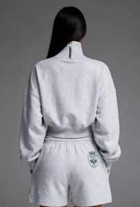 ชุดเสื้อครอปซิปครึ่งตัวผ้าฟลีซสีเทาและกางเกงจ็อกเกอร์สำหรับผู้หญิงจาก Oneten Apparels - Product Image 2