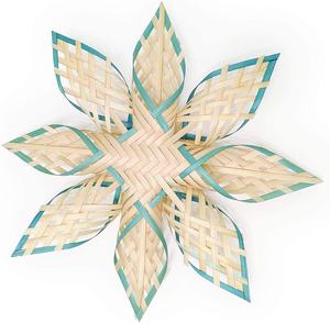 Décorations de Noël en gros à prix abordable, étoile suspendue en osier tressé avec motif artistique plat pour les fêtes - Product Image 1