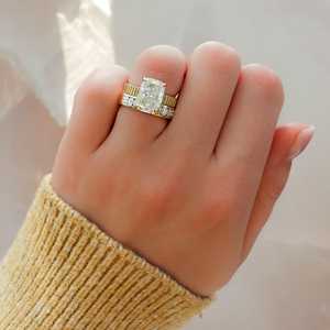 Bagues de fiançailles solitaires en or massif 14K 18K avec diamant de laboratoire IGI 5 carats taille coussin texturé, bande de 3,5 mm, fabrication pour anniversaire - Product Image 4