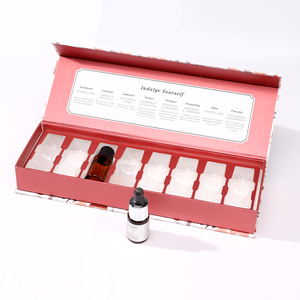 Caja de Regalo Pequeña de Cartón Marrón Personalizada con Logotipo de Empresa, Forro de Esponja Reciclable, Forma Cuadrada, Diseño en Relieve, Accesorios con Cinta - Product Image 4